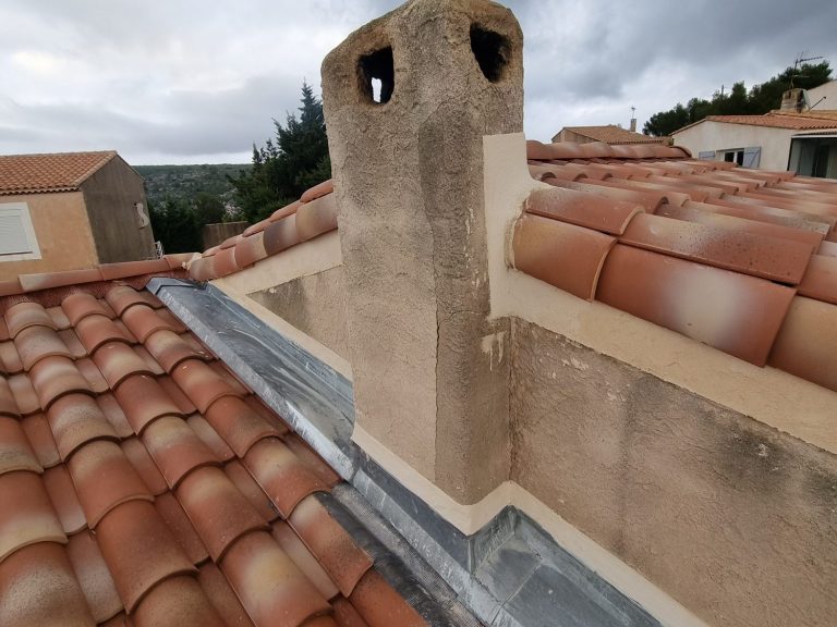intervention et réparation de fuite par nos couvreur a Marseille 