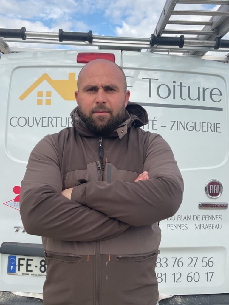 artisan couvreur zingueur a Marseille 